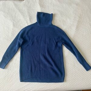 J. Crew turtleneck sweater. Size xs.